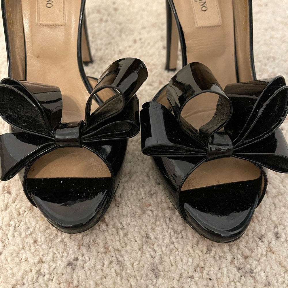 Valentino Garavani Shoes Valentino Bow Pumps Color black - Picture 6 of 7
